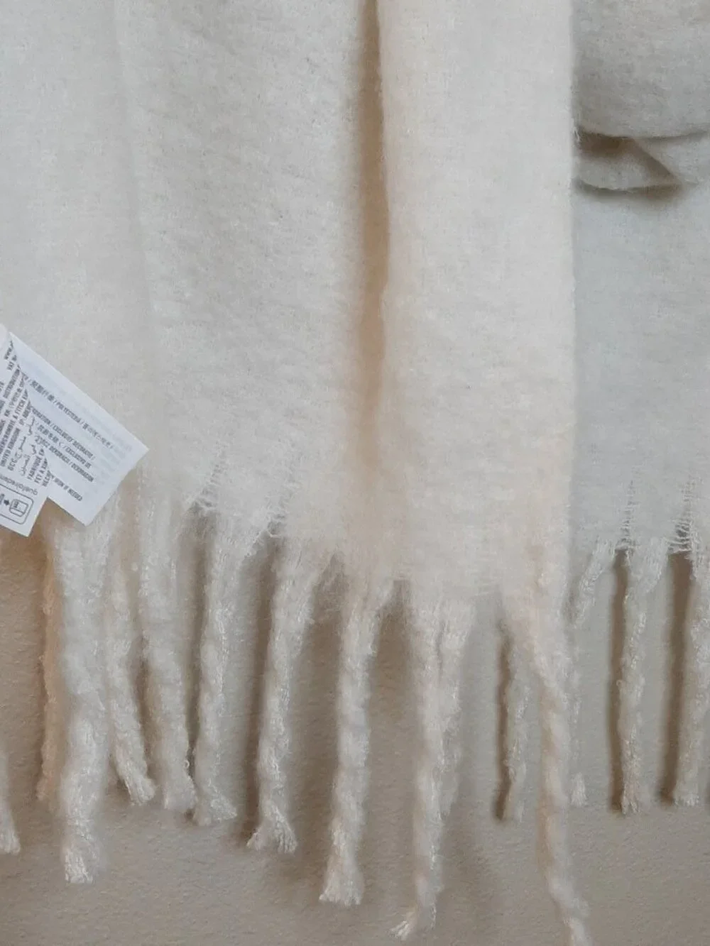NEW Abercrombie Fitch Scarf White Oversized Fluffy Bulky Oversized Fringed